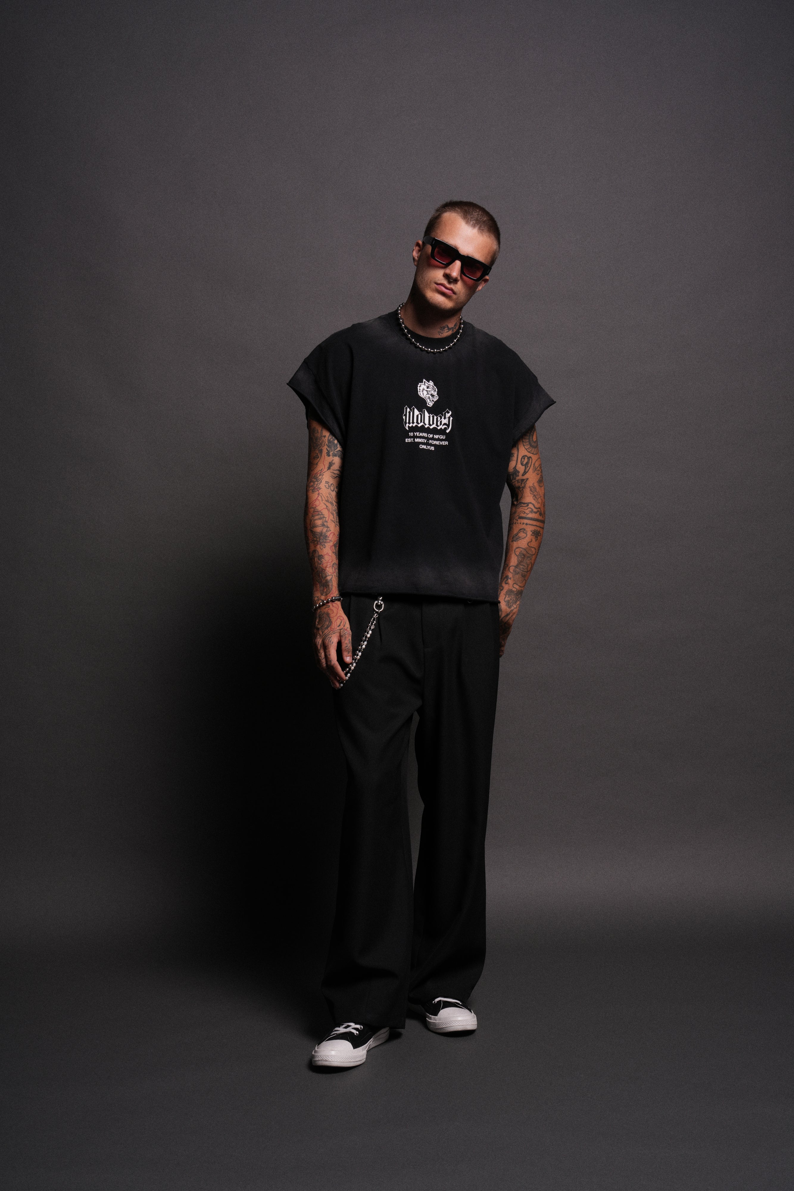 10 Years of NFGU Grunge Cut-Off Tee in Black Drift Wash