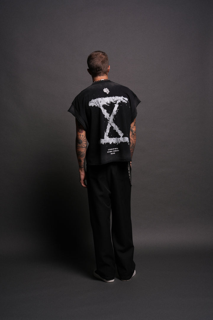 10 Years of NFGU Grunge Cut-Off Tee in Black Drift Wash