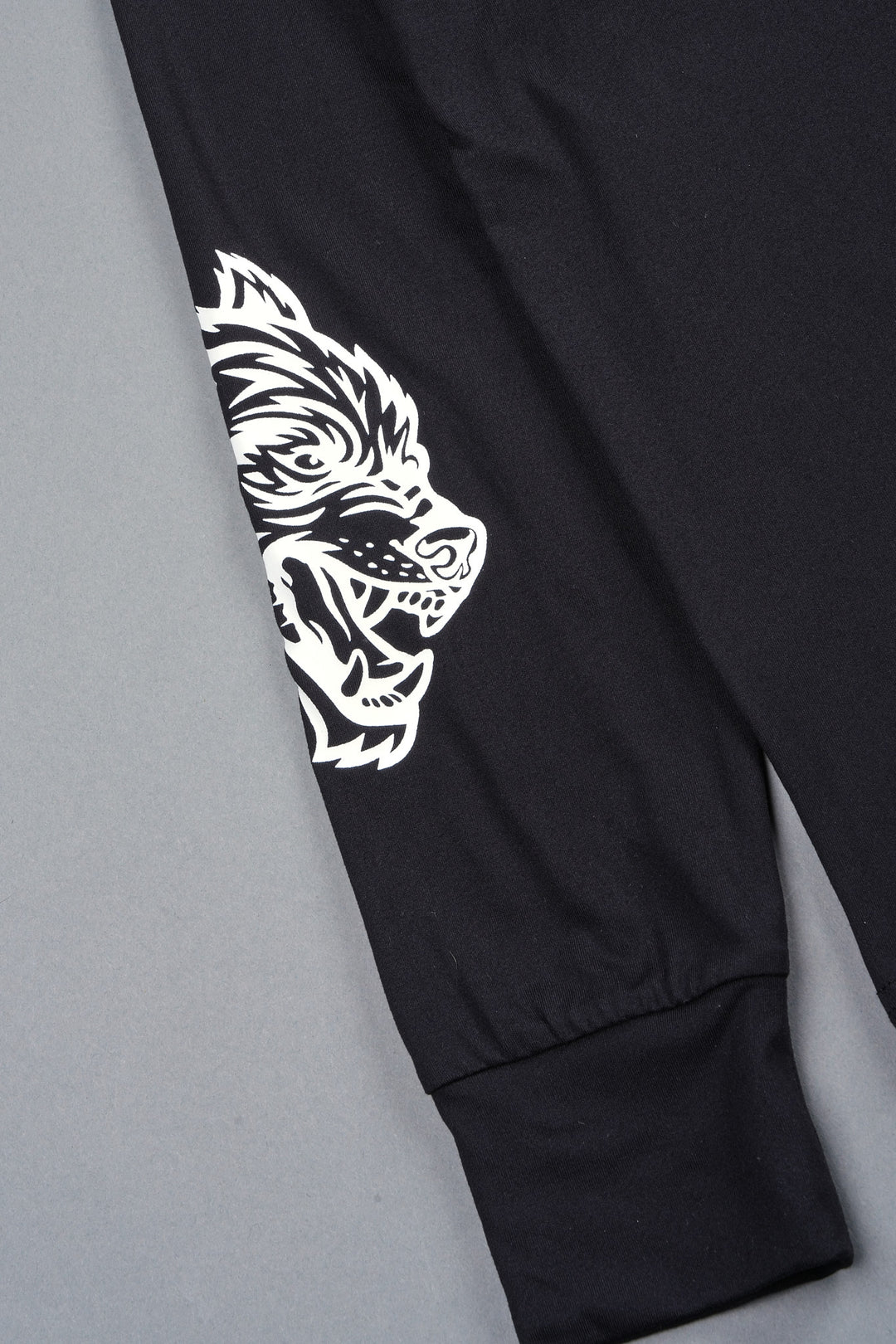 Hesh Mantra Dry Wolf Raglan Ls Tee In Black