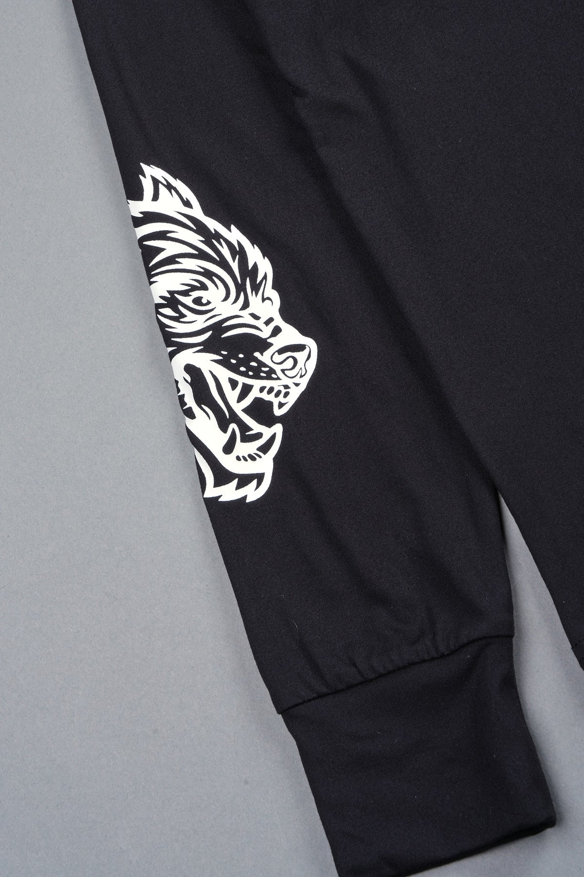 Hesh Mantra Dry Wolf Raglan Ls Tee In Black
