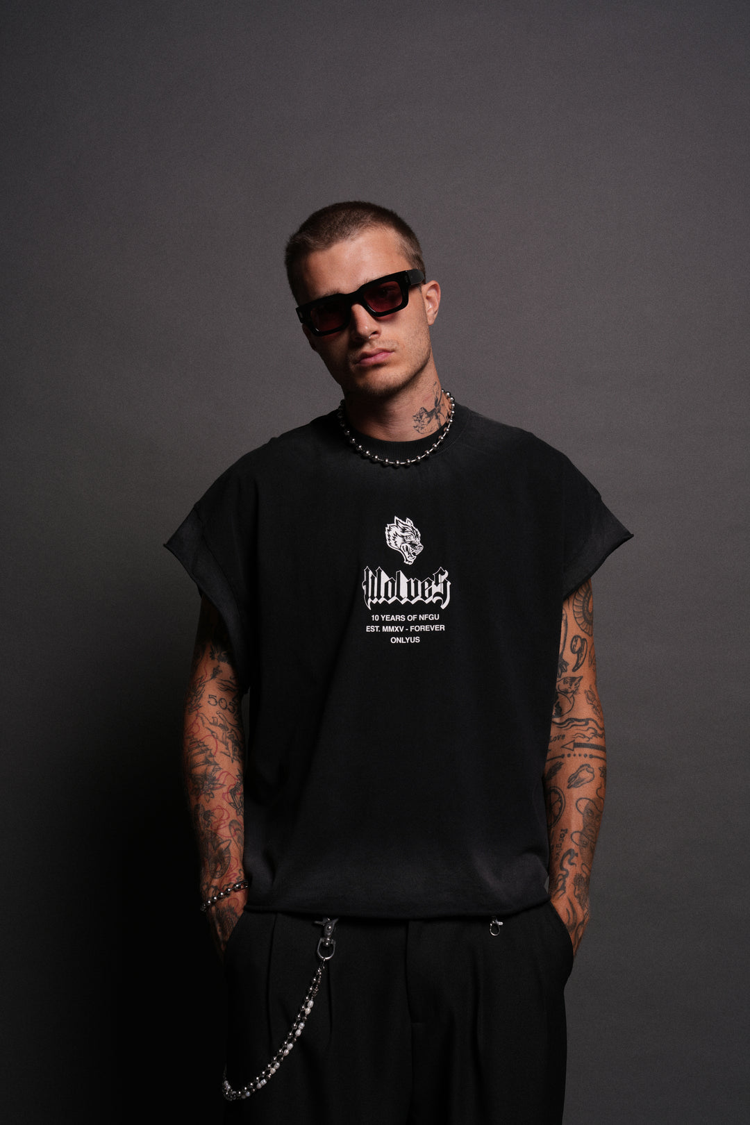 10 Years of NFGU Grunge Cut-Off Tee in Black Drift Wash