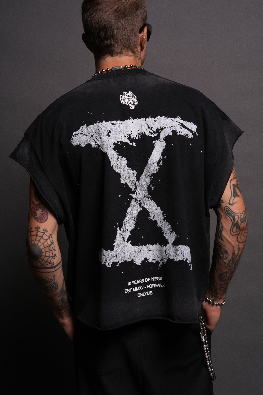 10 Years of NFGU Grunge Cut-Off Tee in Black Drift Wash