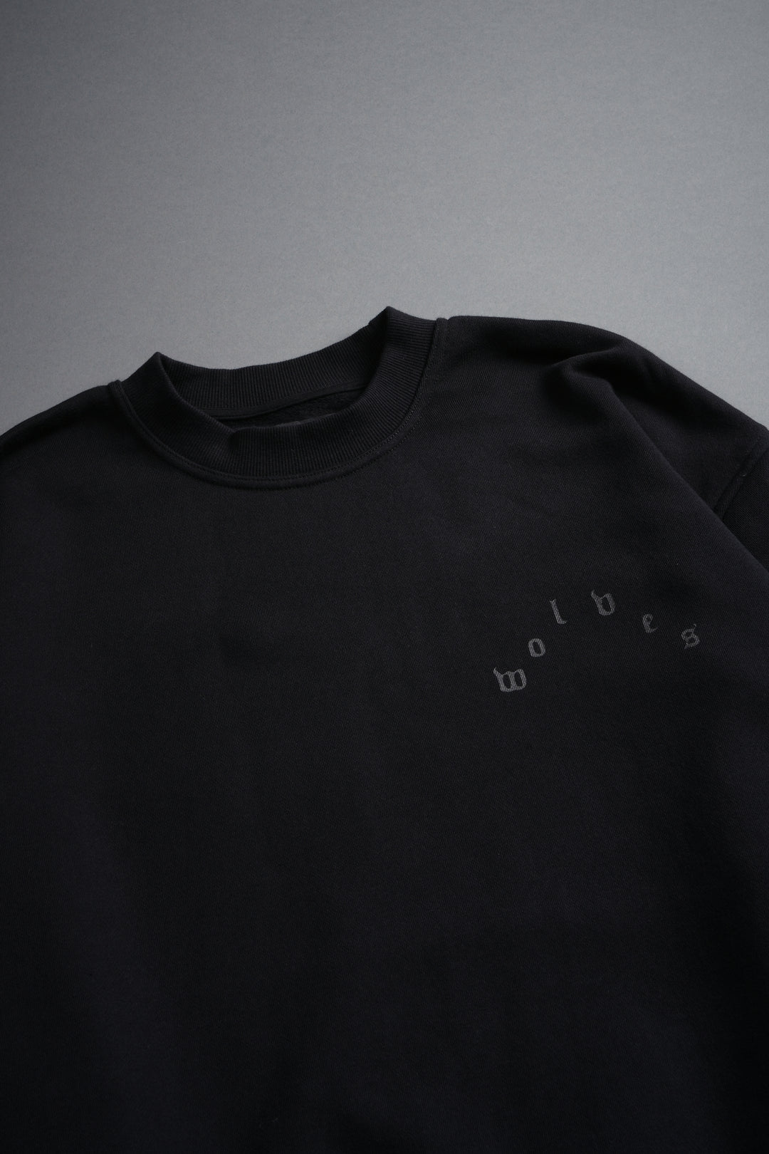 Lineage Frvr London Crewneck in Black