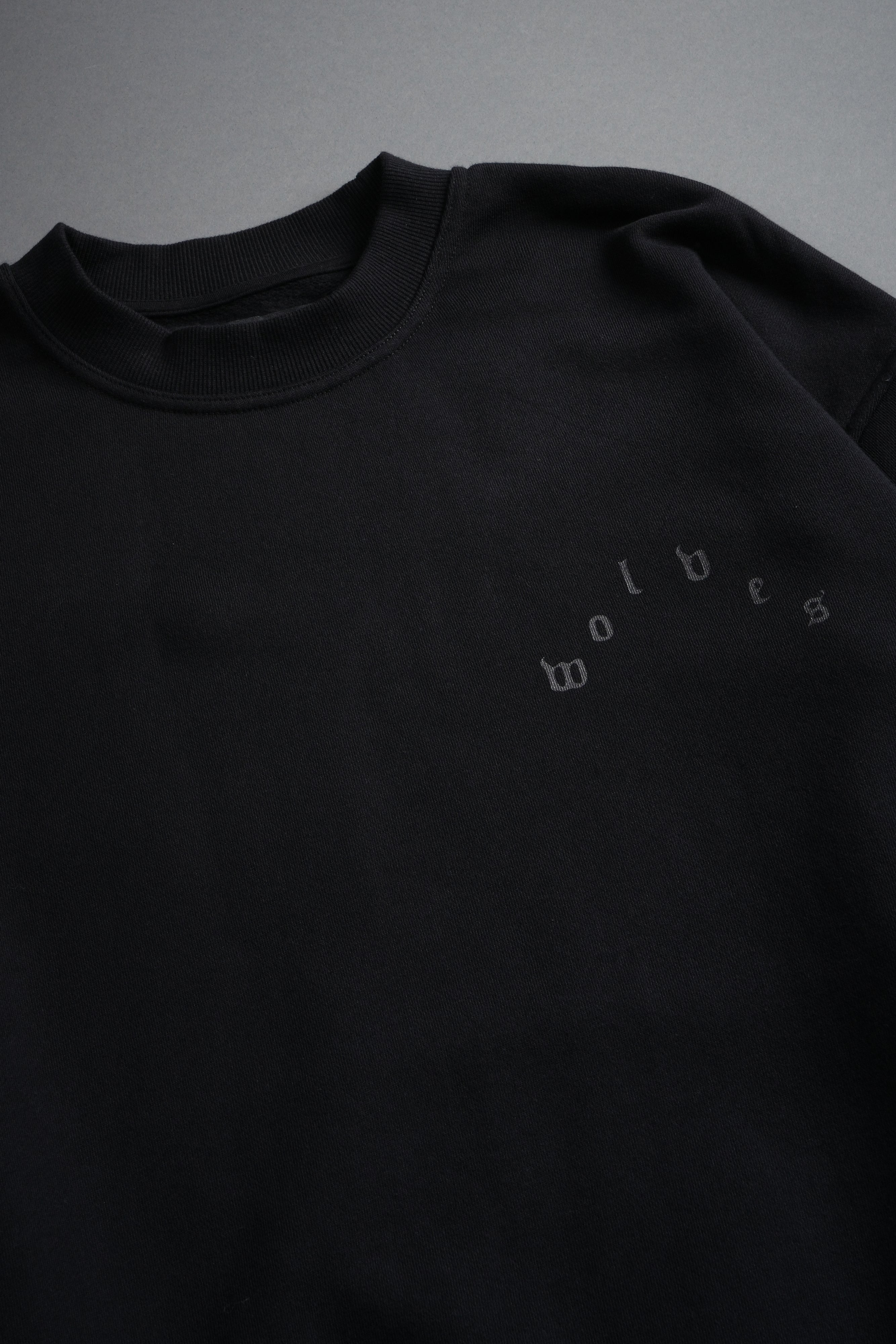Lineage Frvr London Crewneck in Black