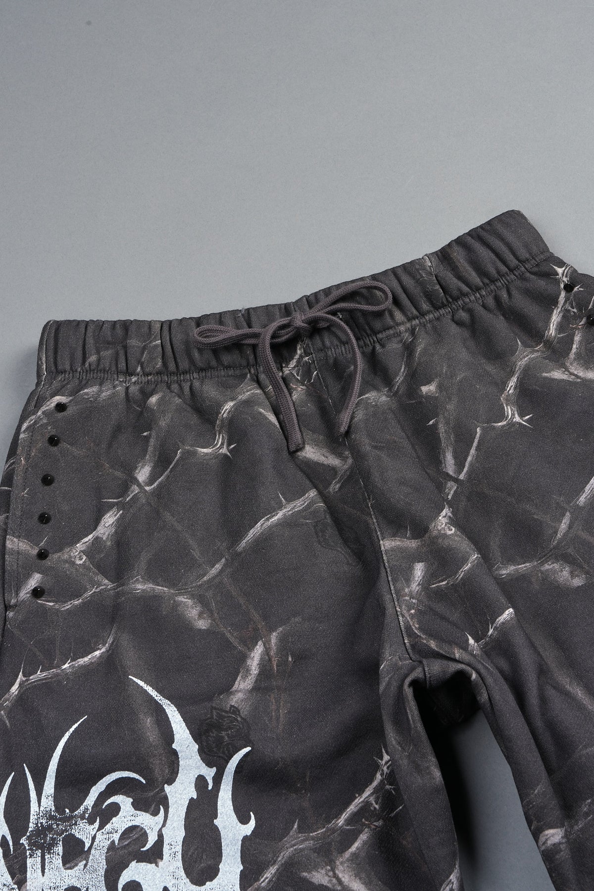 Ssddnfgu Raw Hem Oversized Post Lounge Sweat Shorts In Darc Thorns