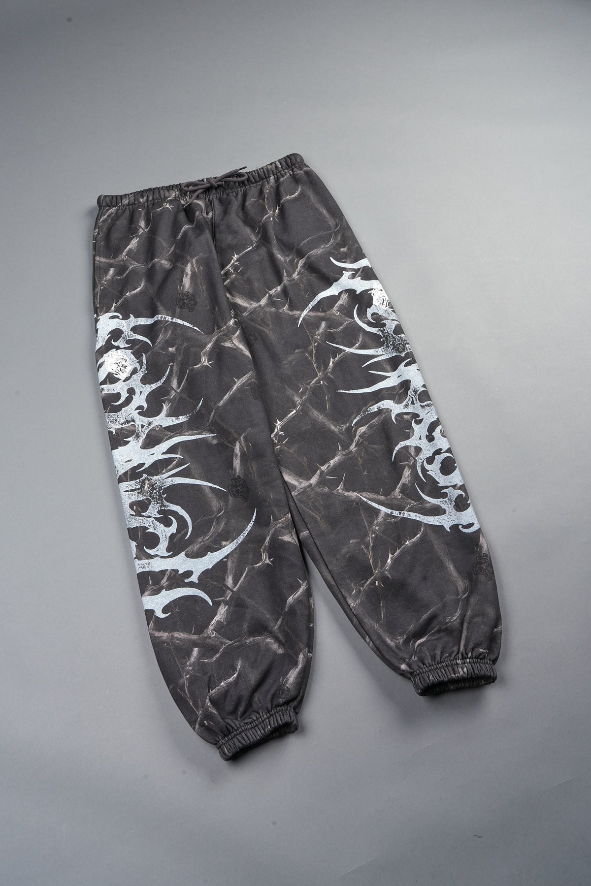 Ssddnfgu Hesh Lightweight Lounger Sweat Pants In Darc Thorns