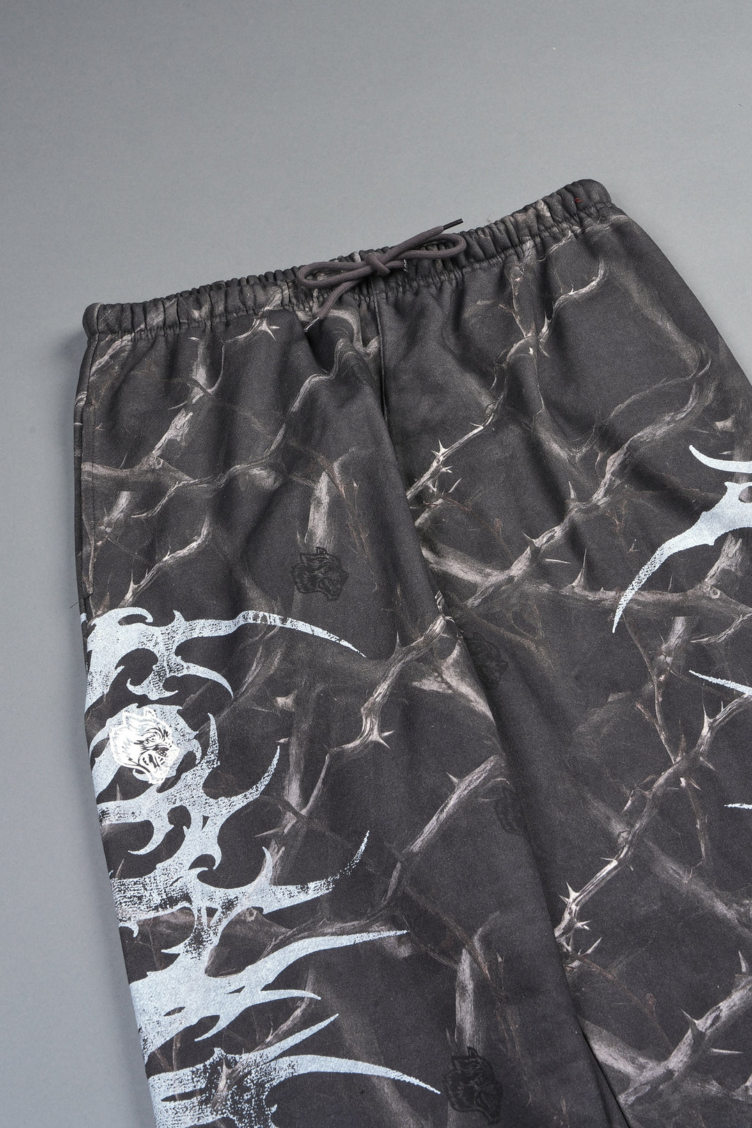 Ssddnfgu Hesh Lightweight Lounger Sweat Pants In Darc Thorns