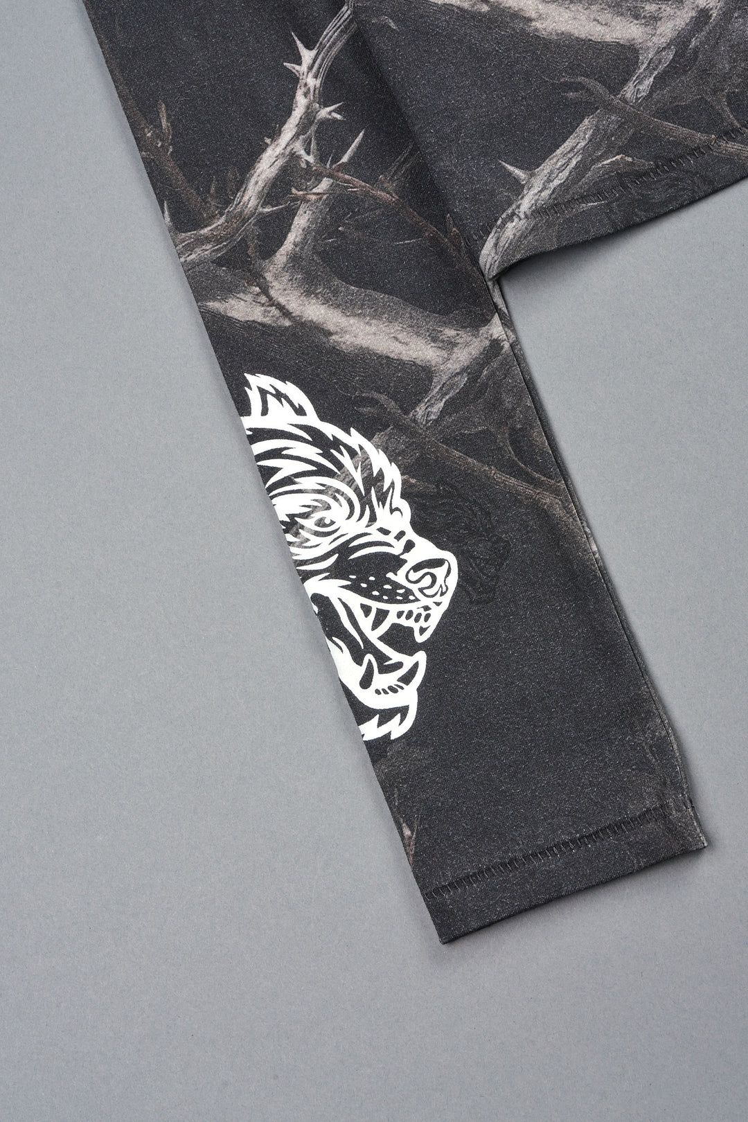 Hesh Chopper Eden Ls Tee In Darc Thorns