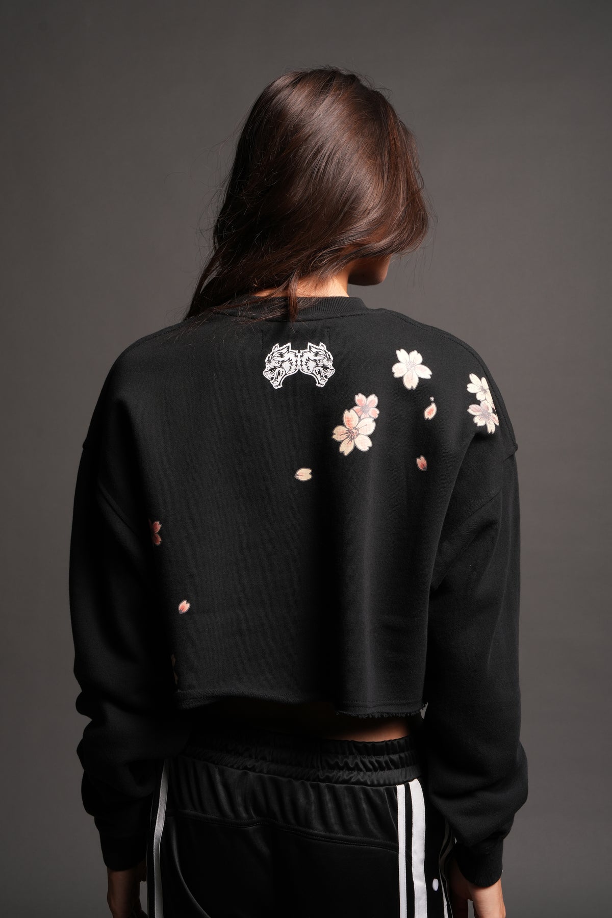 Box Sakura Cropped London Crewneck In Black