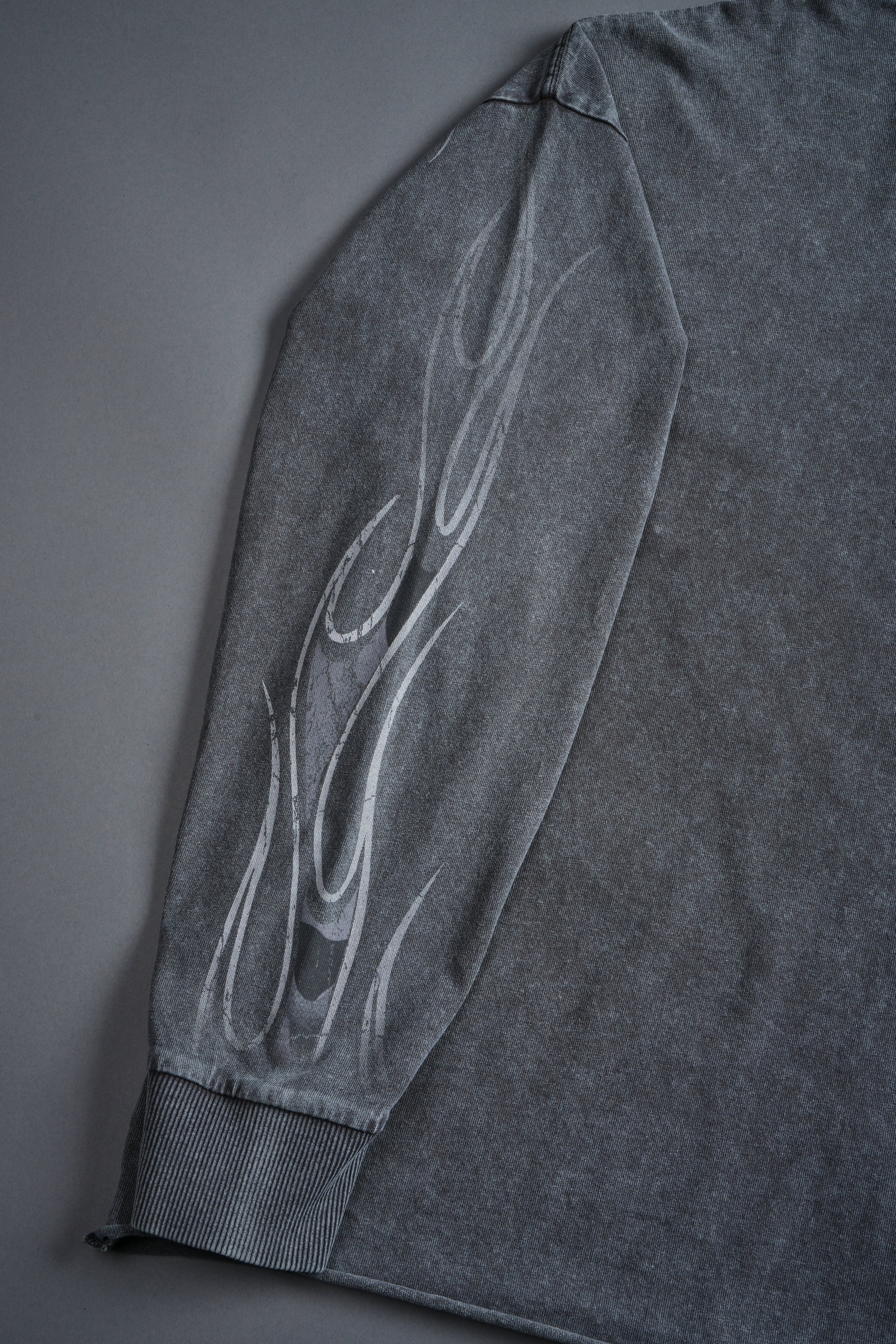 Take-Off Grunge Mid-Length Raw Hem LS Tee in Wolf Gray