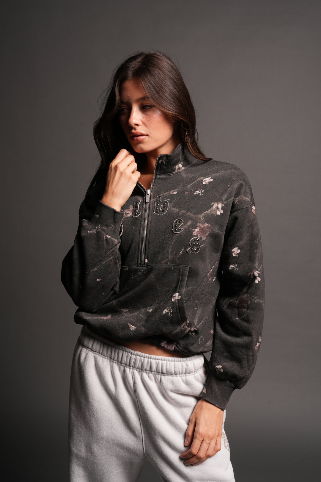 Stud Pyramid She Everson Mockneck Sweater In All Of Us Camo