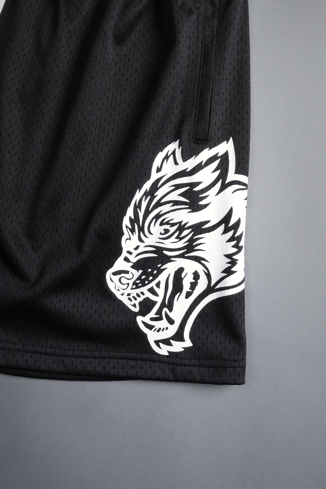 Vaughn Mesh Shorts in Black/White