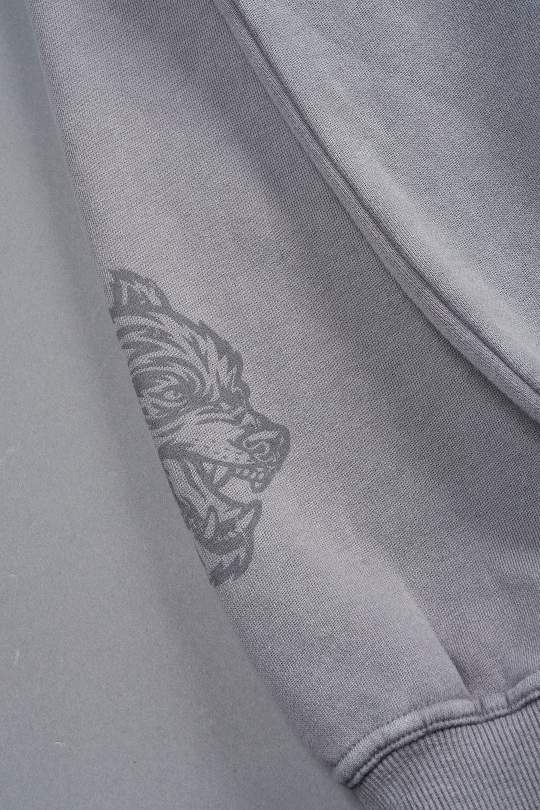 Night Blade Pierce Hoodie In Dove Gray