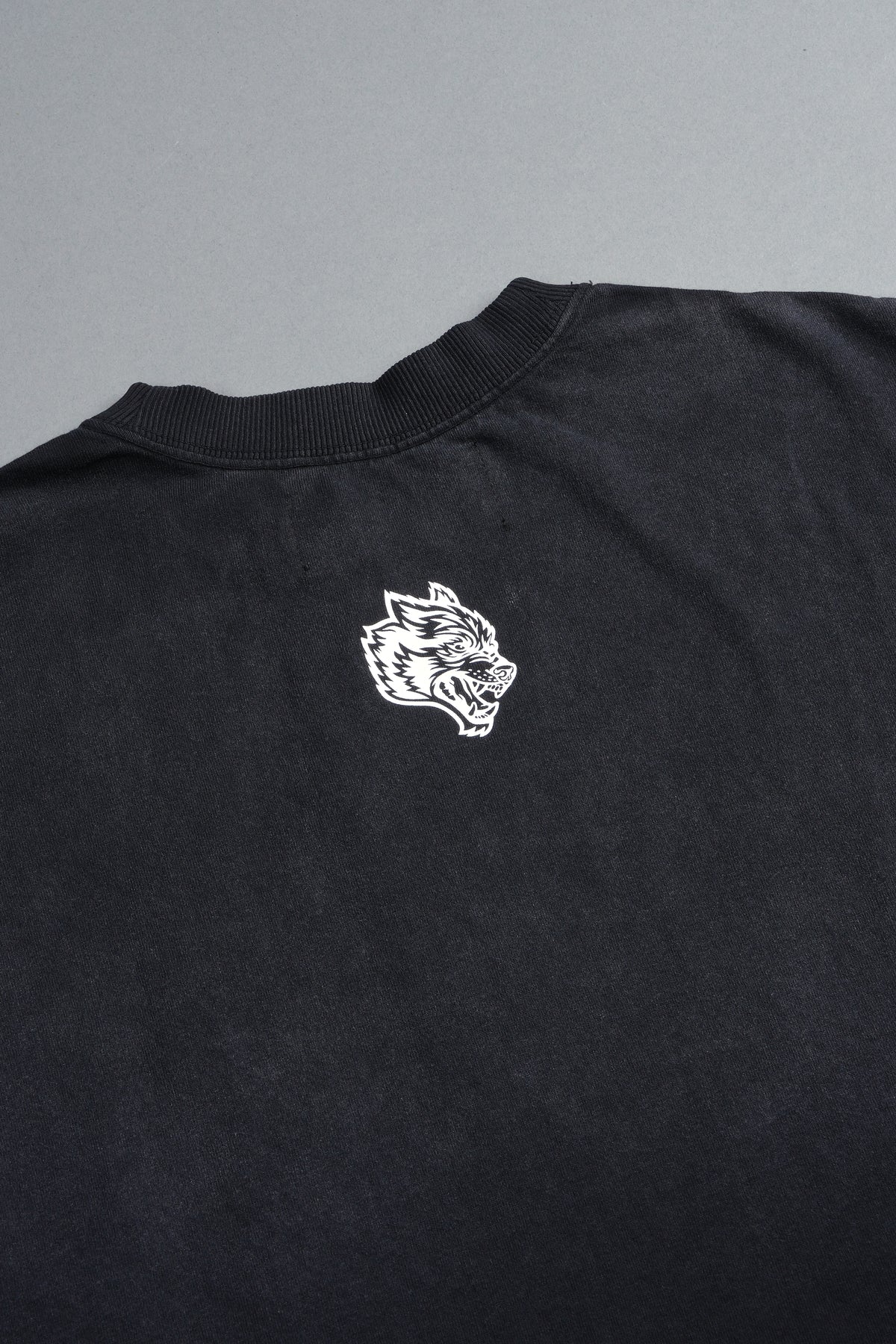Ds Corazon Grunge Cut-Off Tee In Black Sun Fade