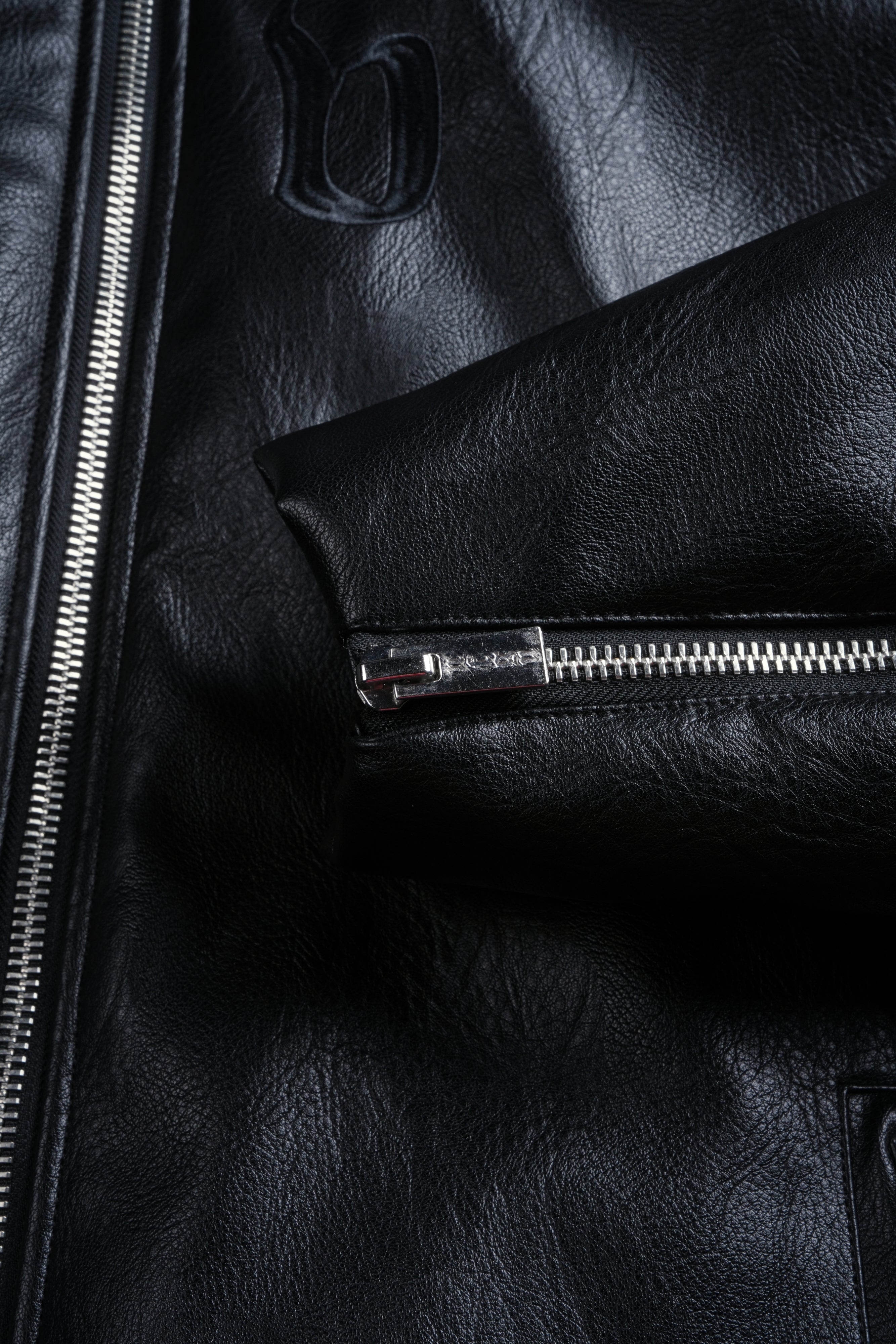 Wolves Pyramid Jesse Biker Jacket in Black