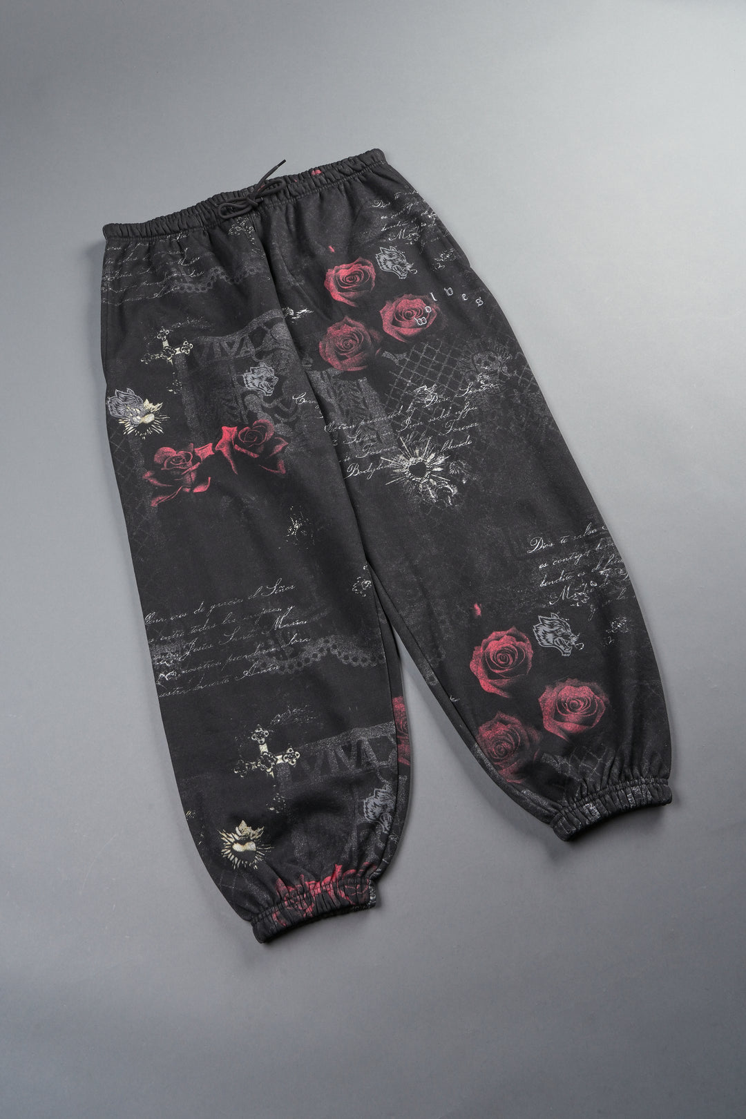 Wolves Pyramid Lightweight Lounger Sweat Pants In Rosas Del Corazon