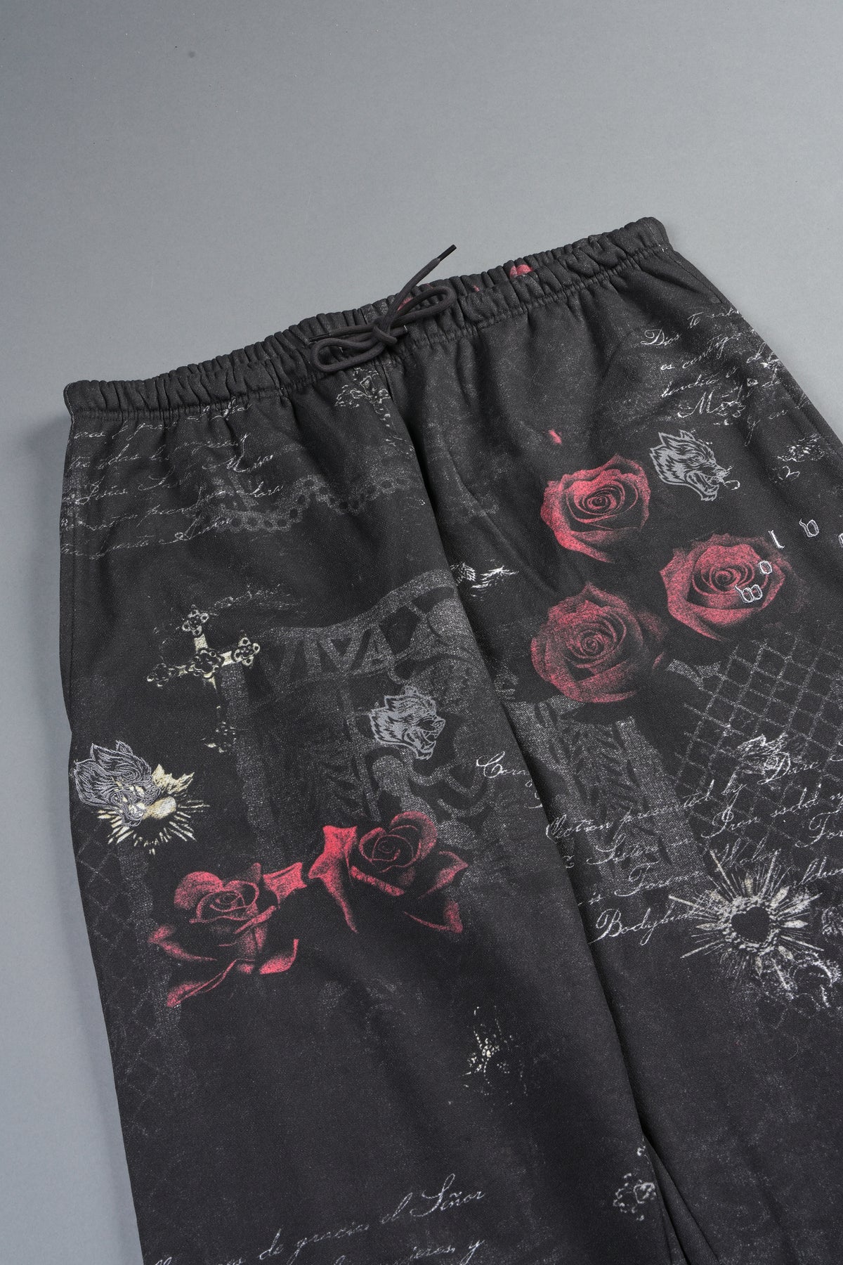 Wolves Pyramid Lightweight Lounger Sweat Pants In Rosas Del Corazon