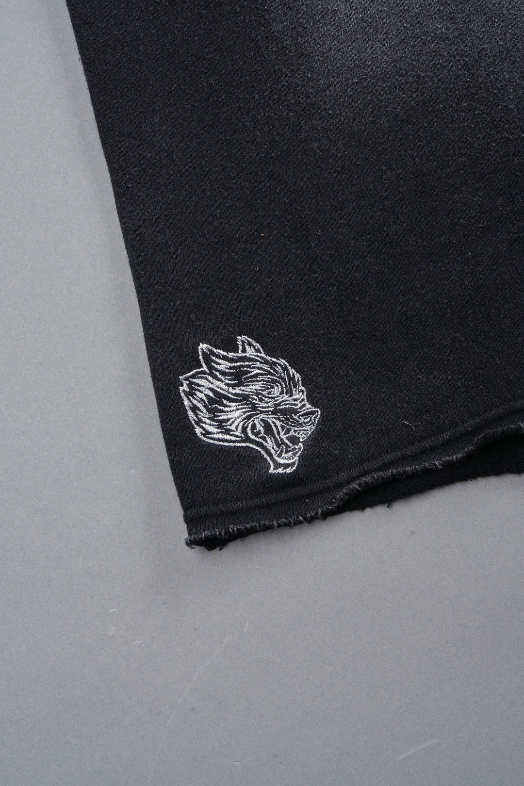 Dual Wolf Capri Sweat Pants In Black Super Sun Fade