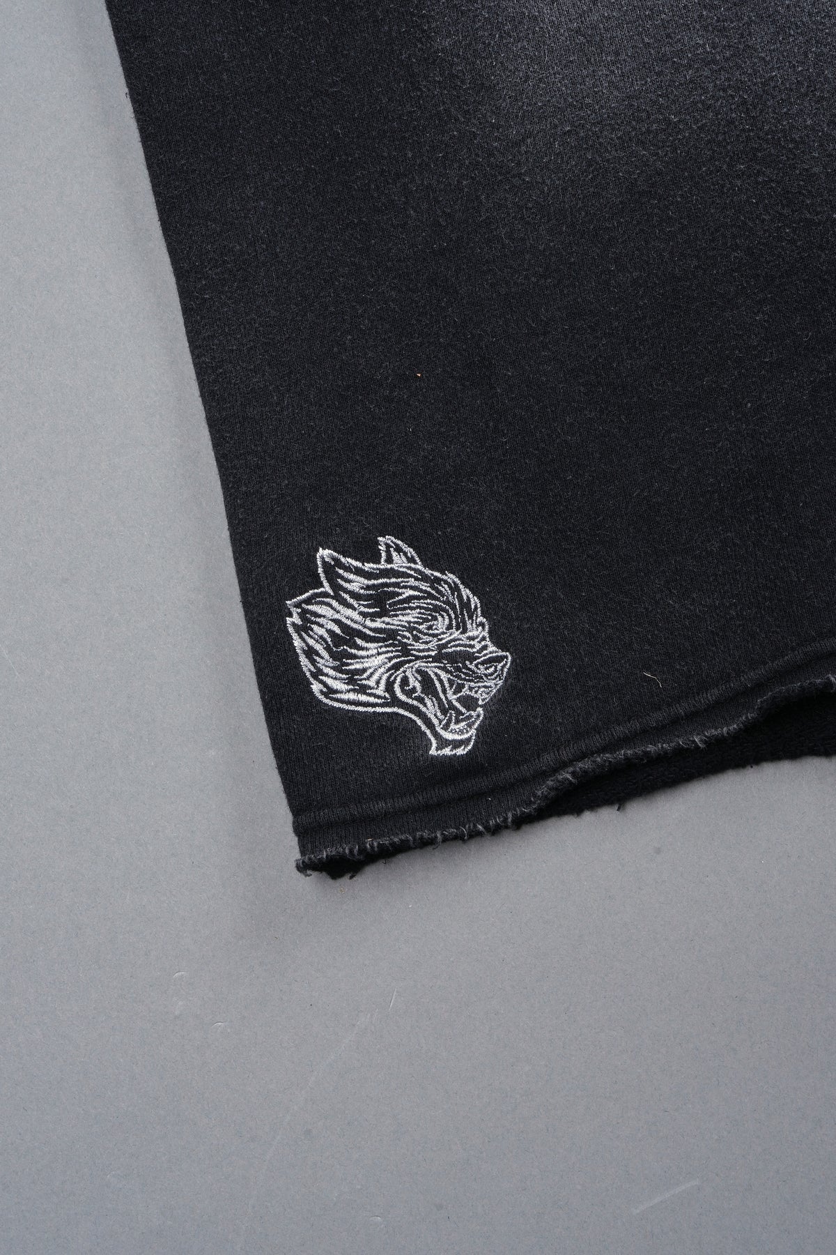 Dual Wolf Capri Sweat Pants In Black Super Sun Fade