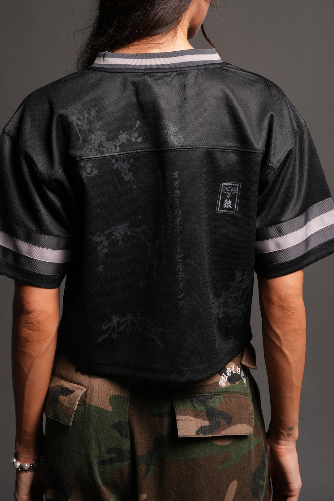 Honor She Football Crop Jersey in Black