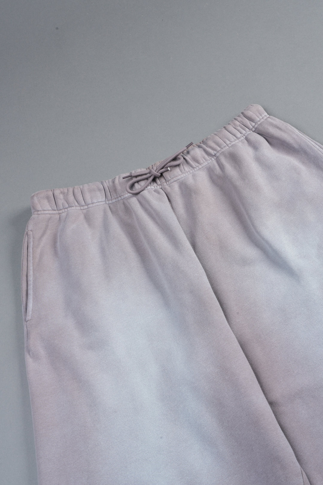Dual Wolf Capri Sweat Pants In Pale Gray Super Sun Fade