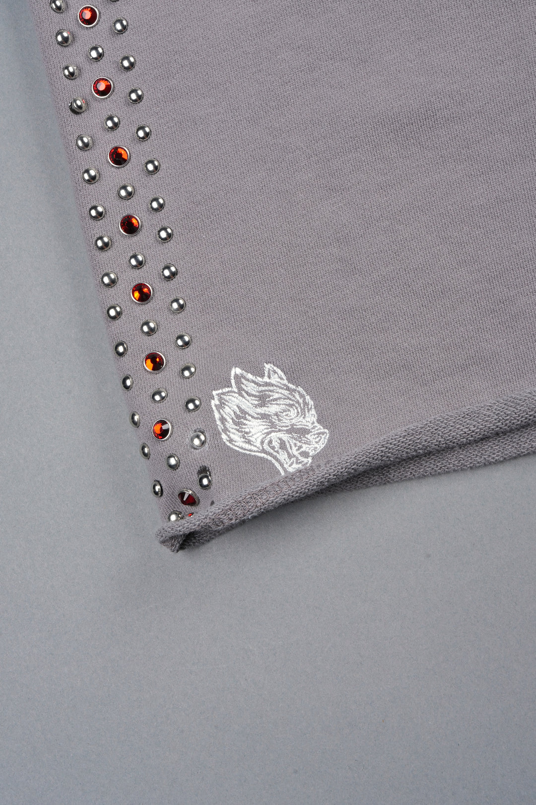 Stud Muerto Grunge Oversized Raw Hem Post Lounge Sweat Shorts In Pale Gray