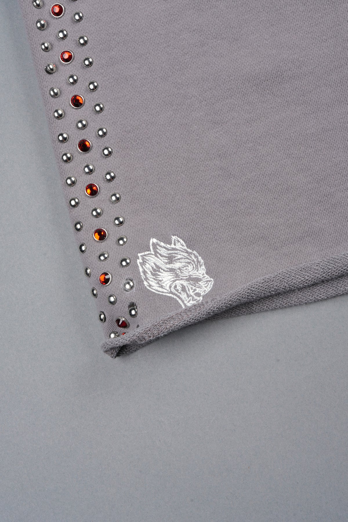 Stud Muerto Grunge Oversized Raw Hem Post Lounge Sweat Shorts In Pale Gray