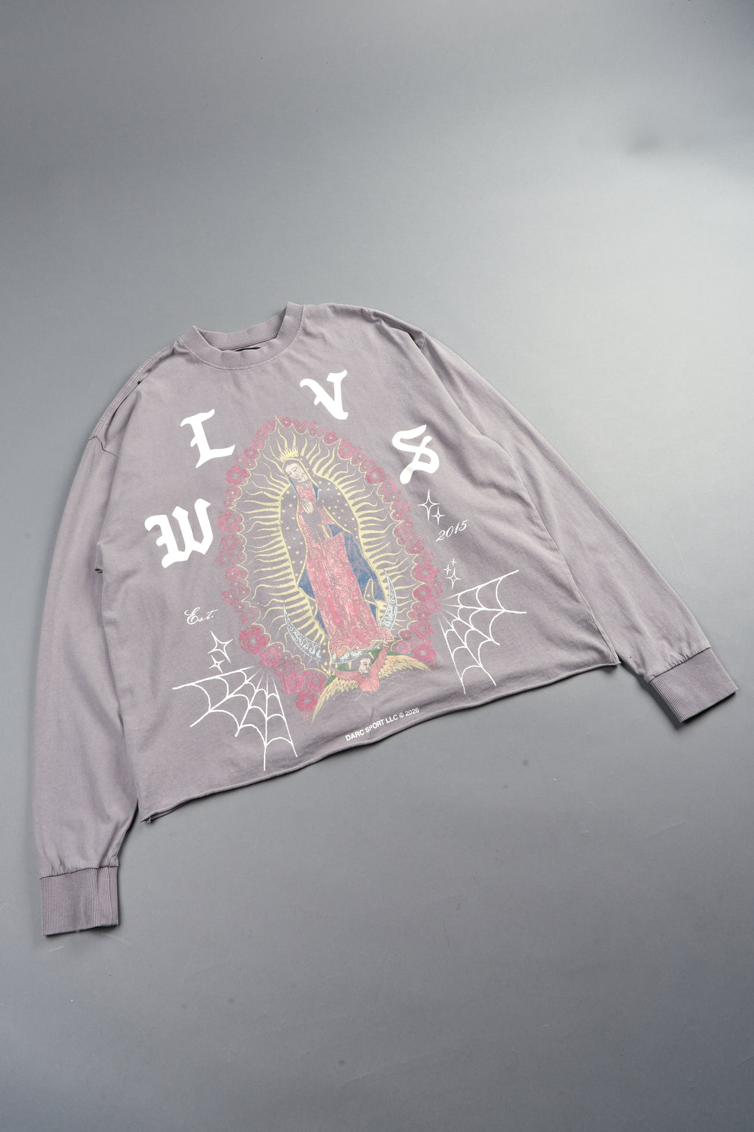 Dama De Las Rosas Grunge Mid Length Raw Hem Ls Tee In Pale Gray