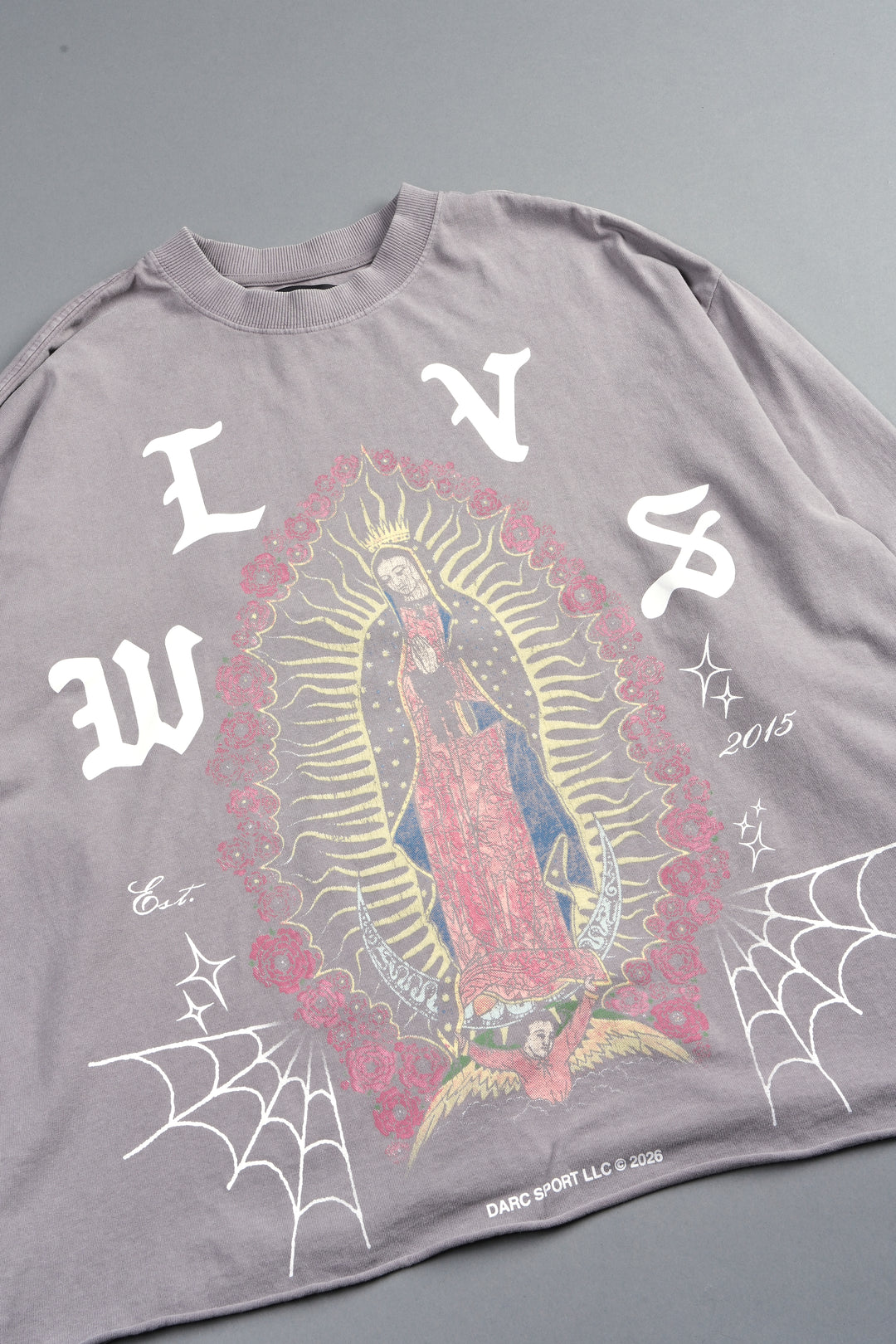 Dama De Las Rosas Grunge Mid Length Raw Hem Ls Tee In Pale Gray