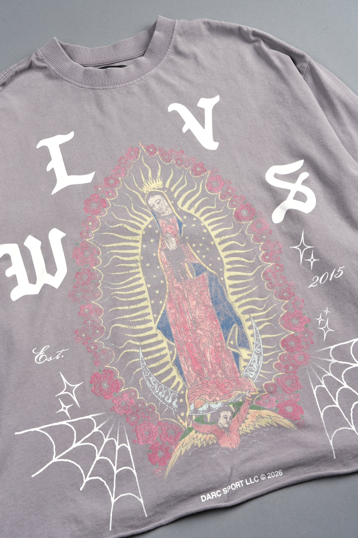 Dama De Las Rosas Grunge Mid Length Raw Hem Ls Tee In Pale Gray