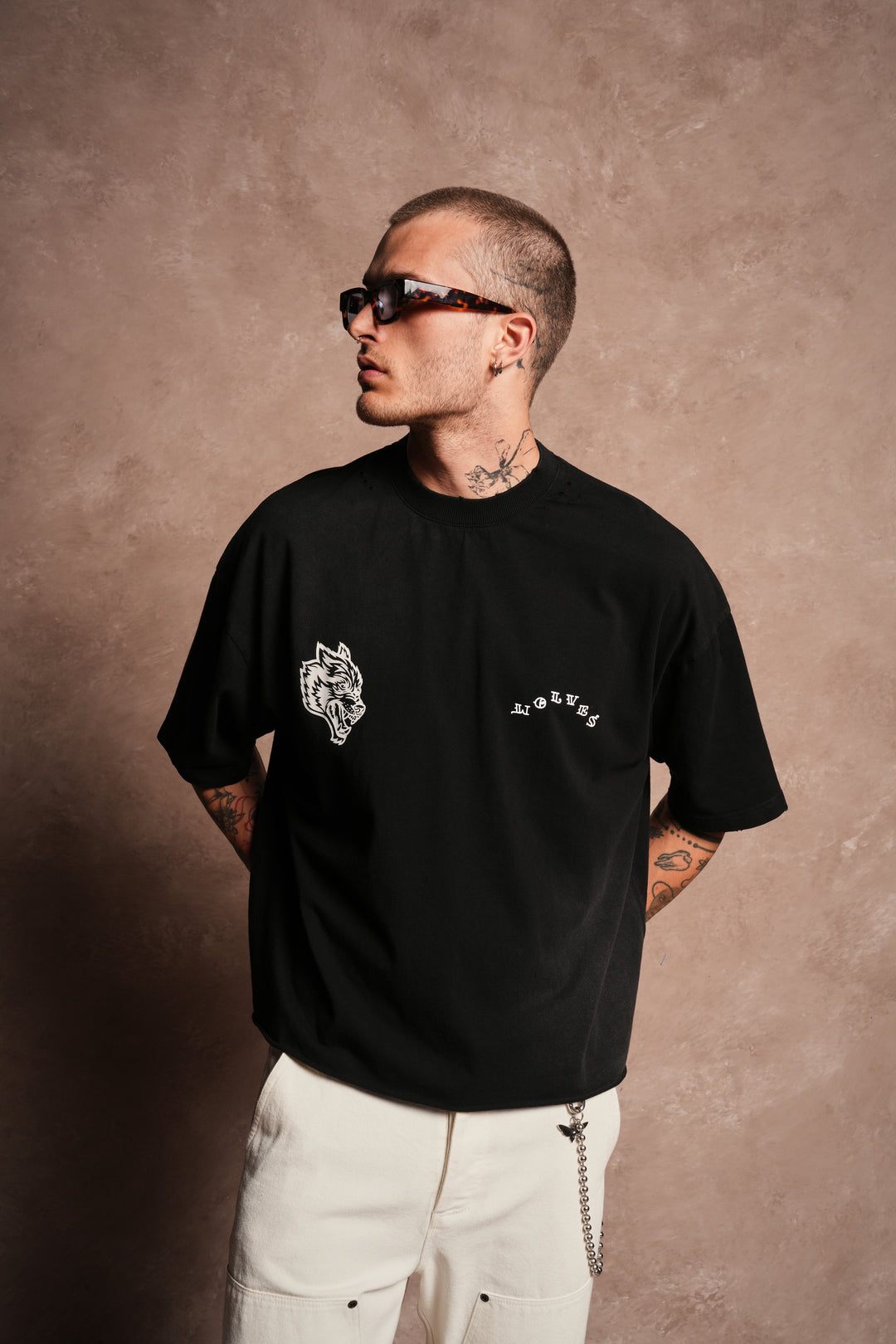 Big Bad Wolf Pyramd Distressed Grunge Box Cut Tee V2 in Black Sun Fade