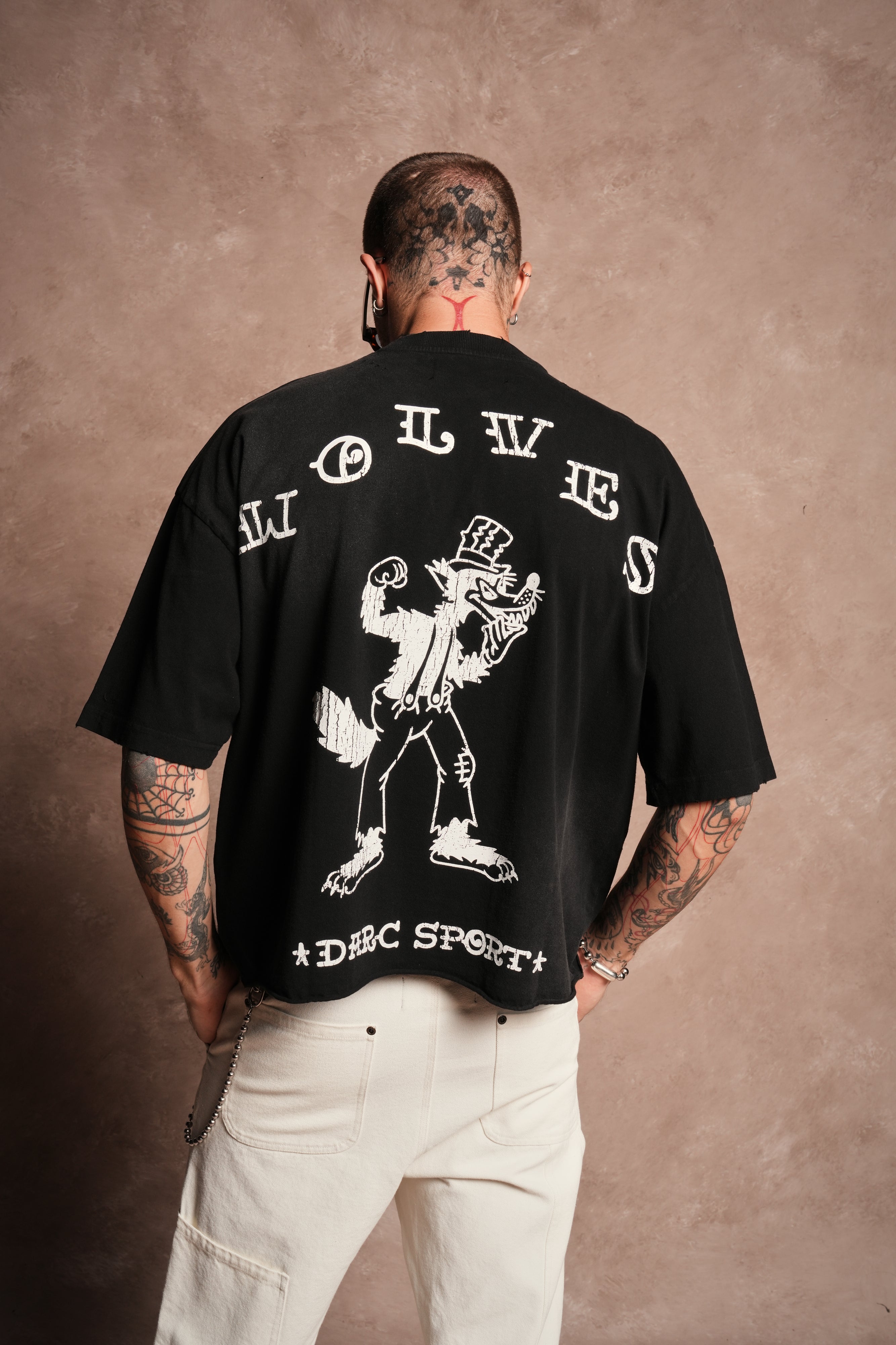 Big Bad Wolf Pyramd Distressed Grunge Box Cut Tee V2 in Black Sun Fade