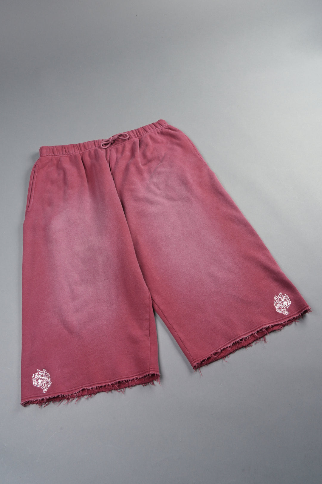 Dual Wolf Capri Sweat Pants In Cherry Red Super Sun Fade