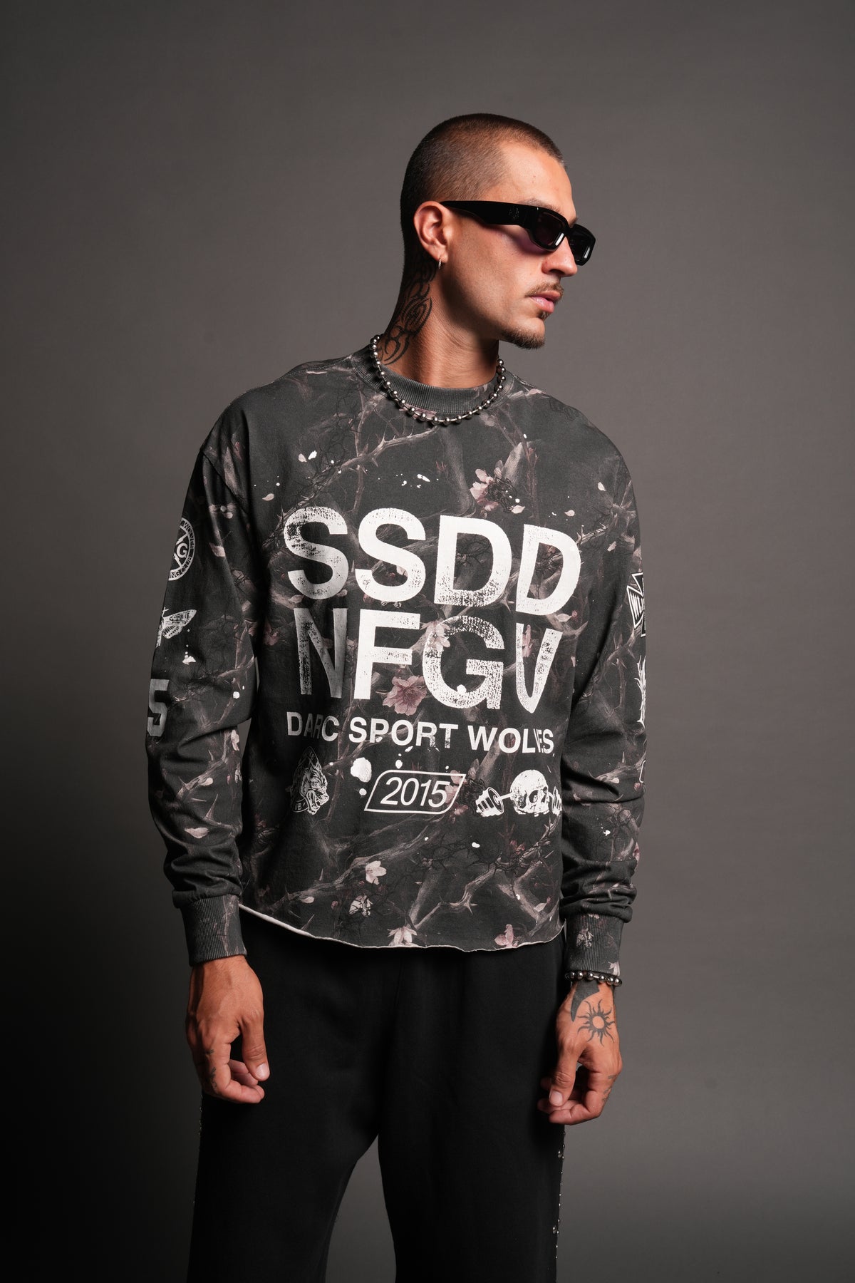 Club Core Grunge Mid Length Raw Hem Ls Tee In All Of Us Camo