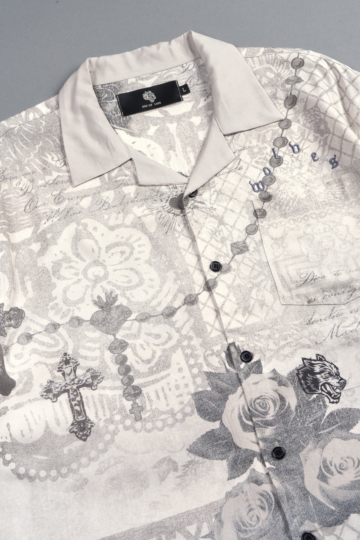 Wolves Pyramid Romero Mid Length Button Up In Ceniza Y Rosas