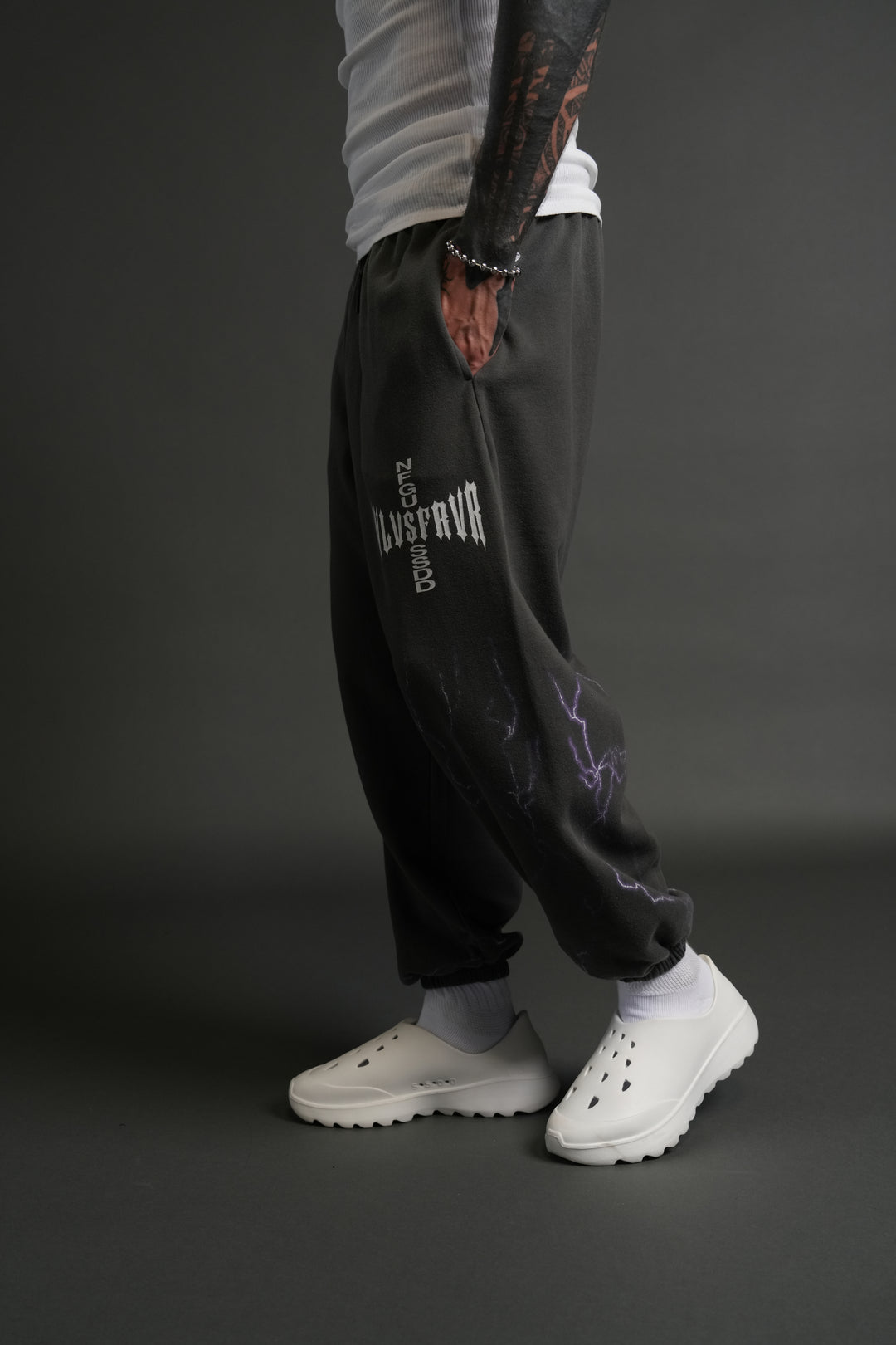 Iron Code Lounger Sweat Pants in Wolf Gray Drift Wash