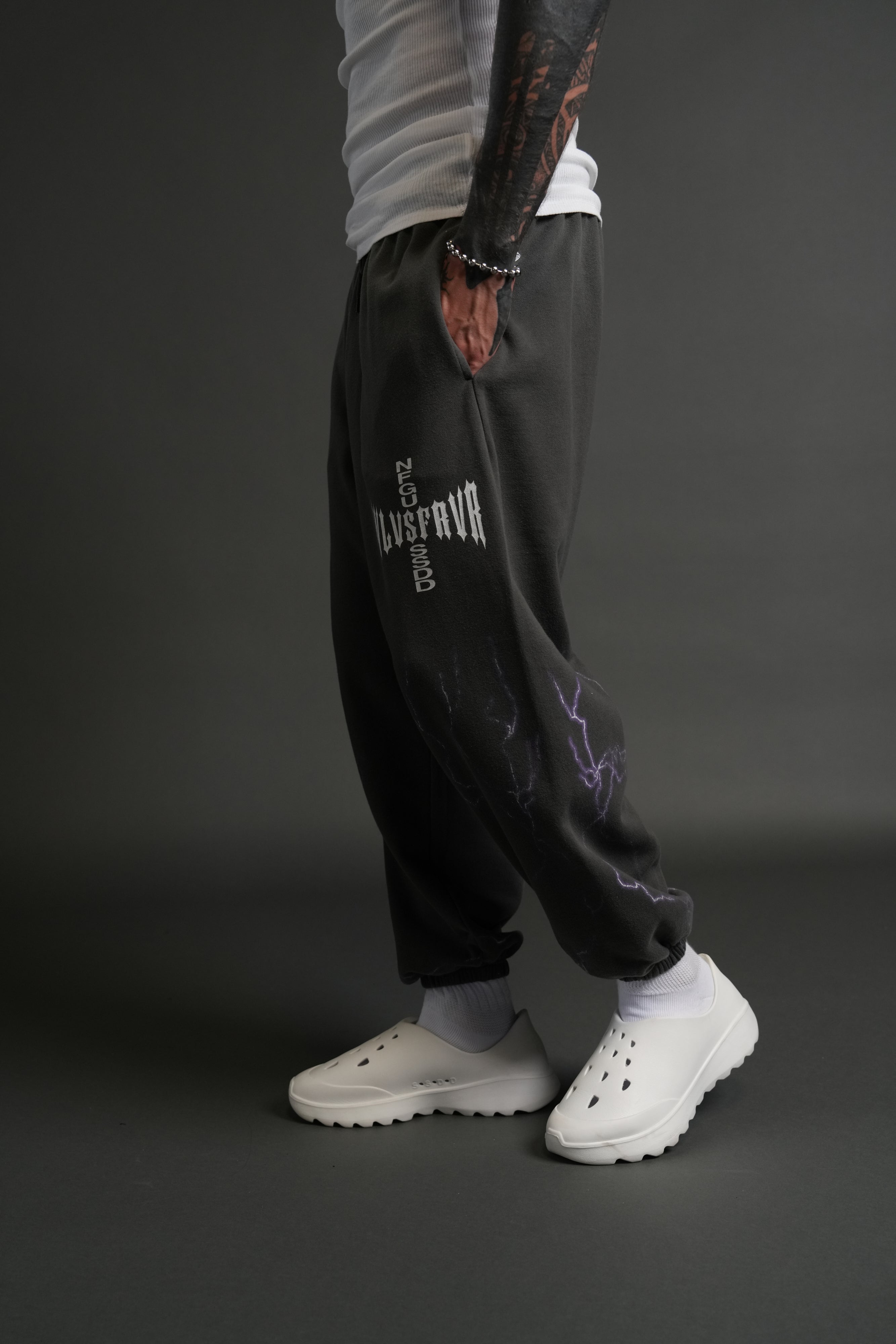 Iron Code Lounger Sweat Pants in Wolf Gray Drift Wash