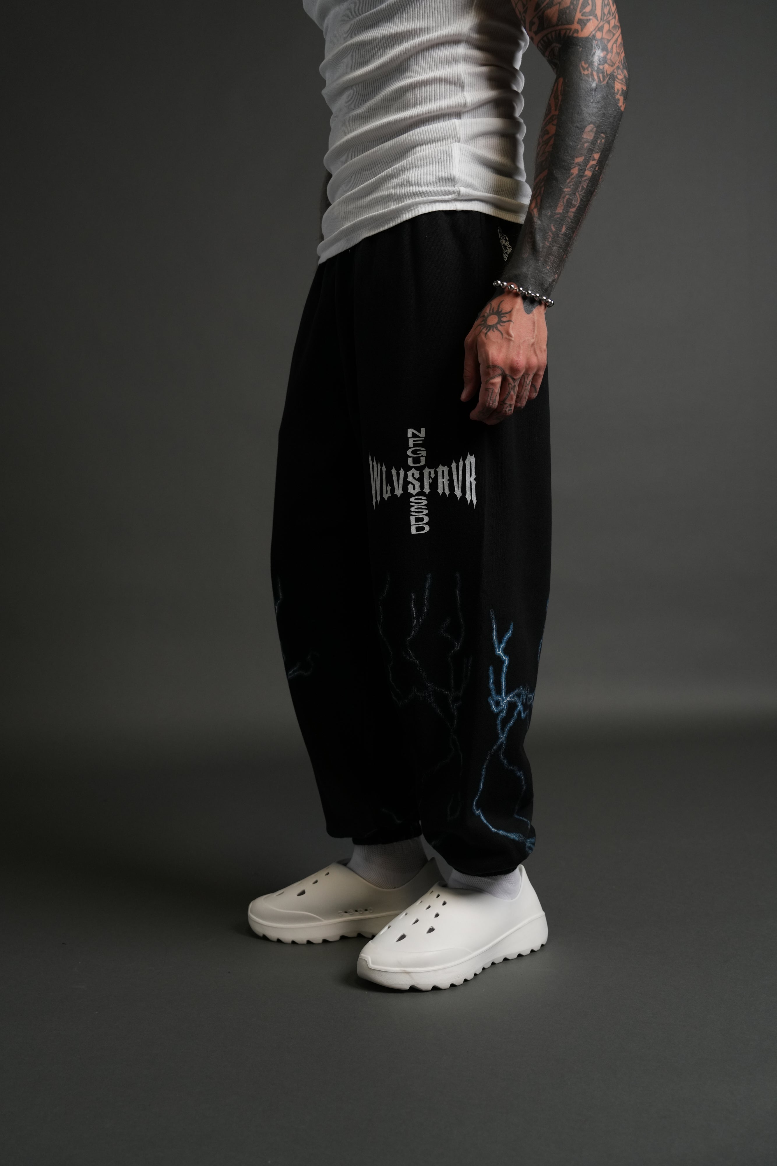 Iron Code Lounger Sweat Pants in Black Drift Wash