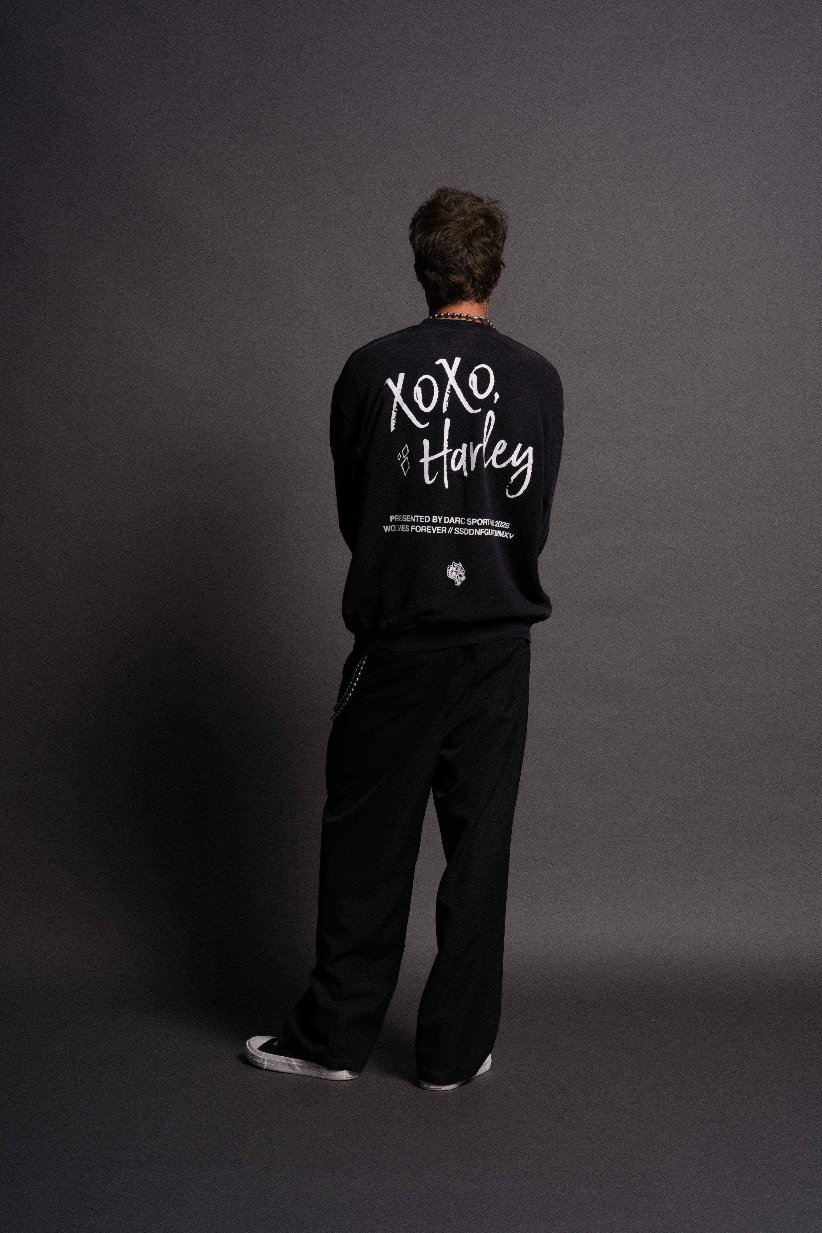 Quinn Forever London Crewneck in Black Drift Wash