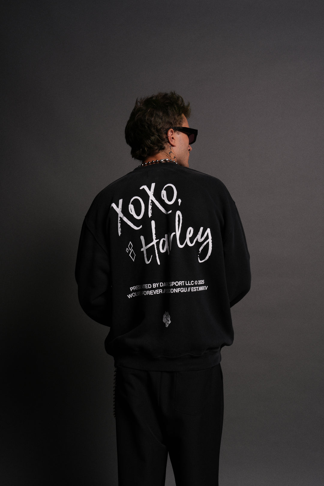 Quinn Forever London Crewneck in Black Drift Wash