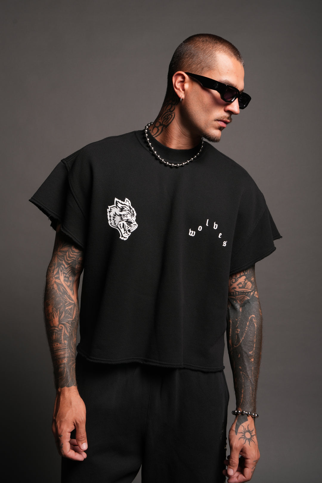Wolf Pyramid Raw Hem Box Cut Cap Sleeve London Crewneck In Black
