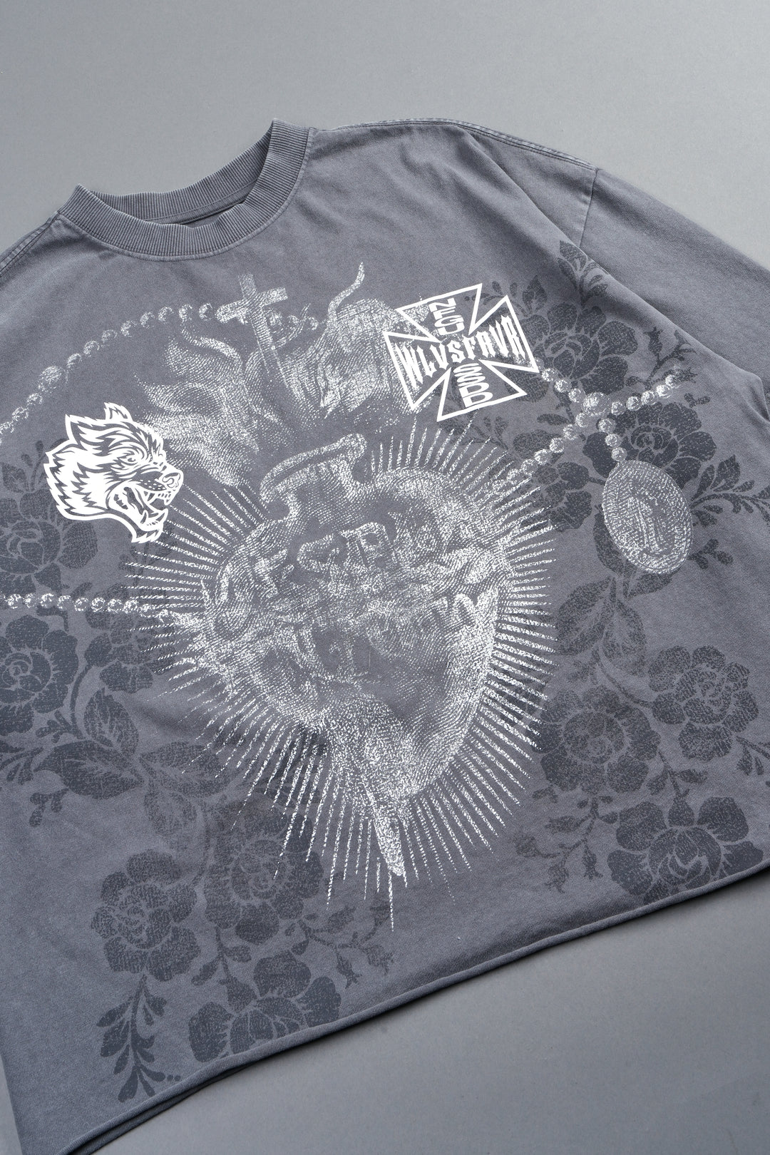 El Rosario Grunge Raw Hem Box Cut Tee In Slate Gray