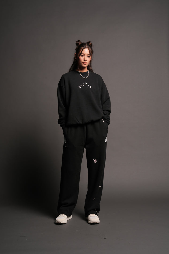 Sakura Pyramid Premium London Crewneck In Black
