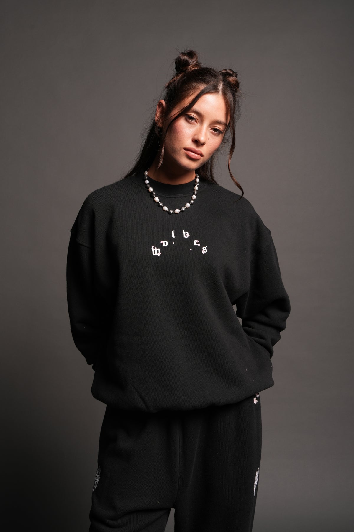 Sakura Pyramid Premium London Crewneck In Black