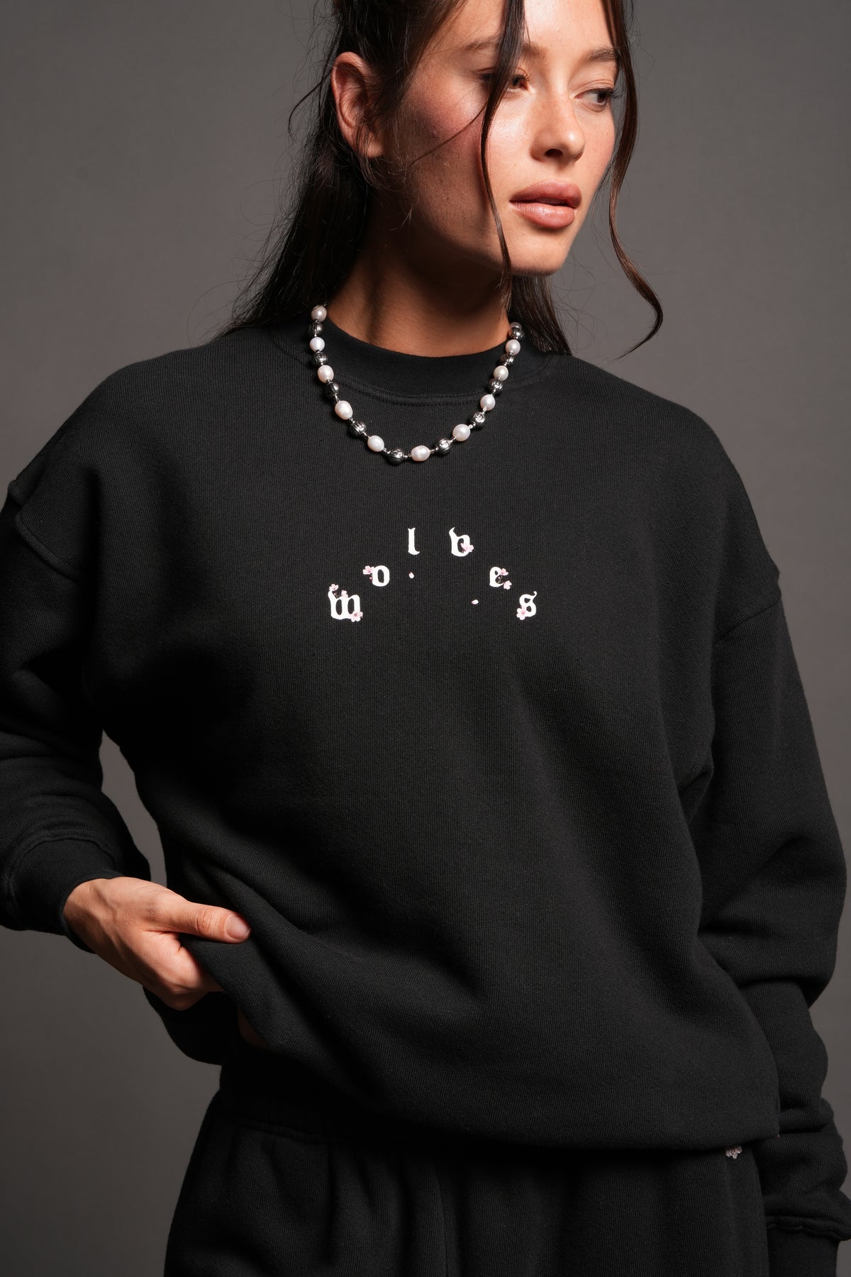 Sakura Pyramid Premium London Crewneck In Black