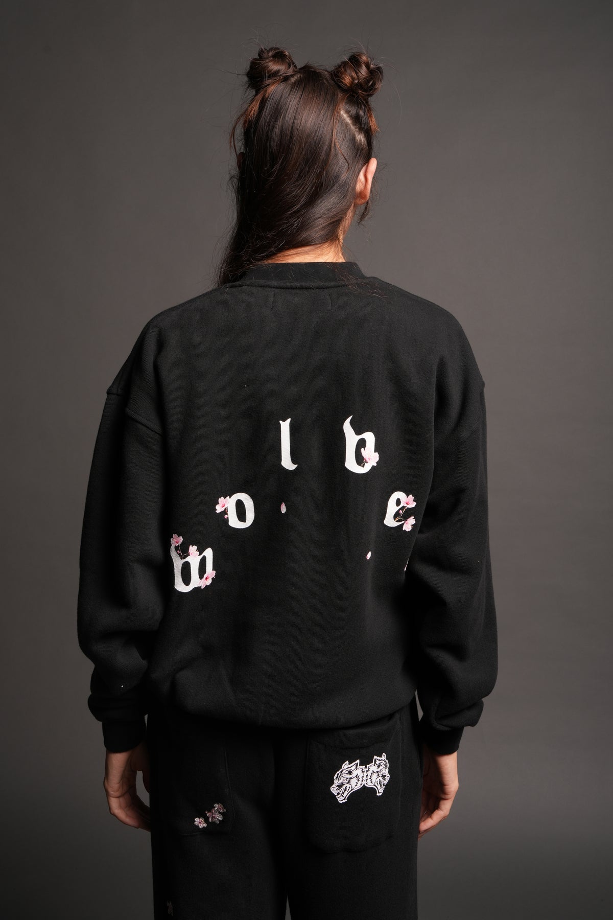Sakura Pyramid Premium London Crewneck In Black
