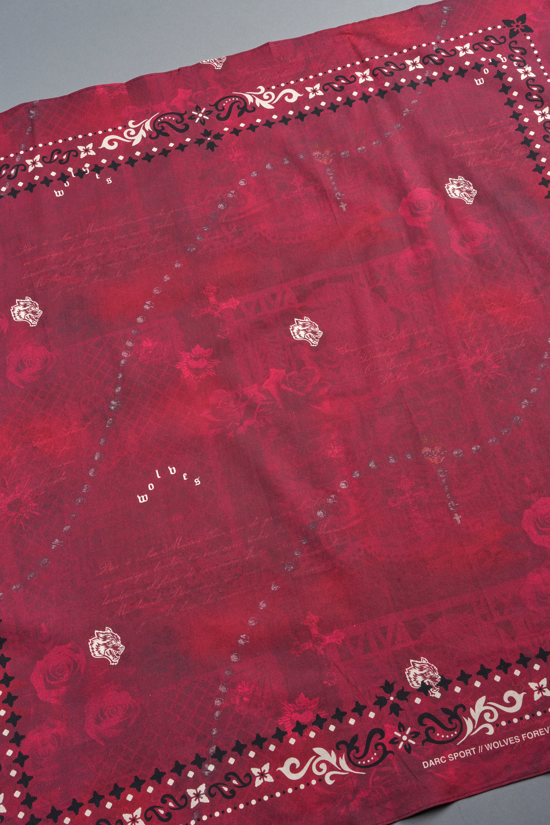 Wolves Pyramid Babushka Scarf In Rosas De Sangre