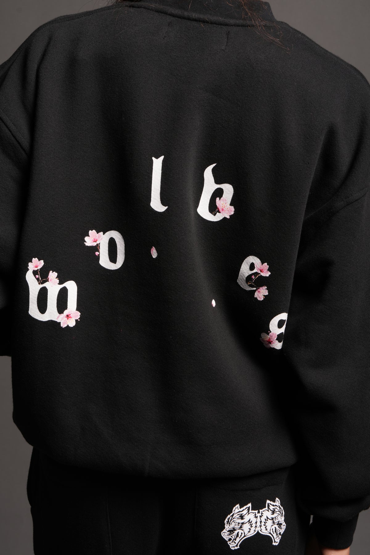 Sakura Pyramid Premium London Crewneck In Black