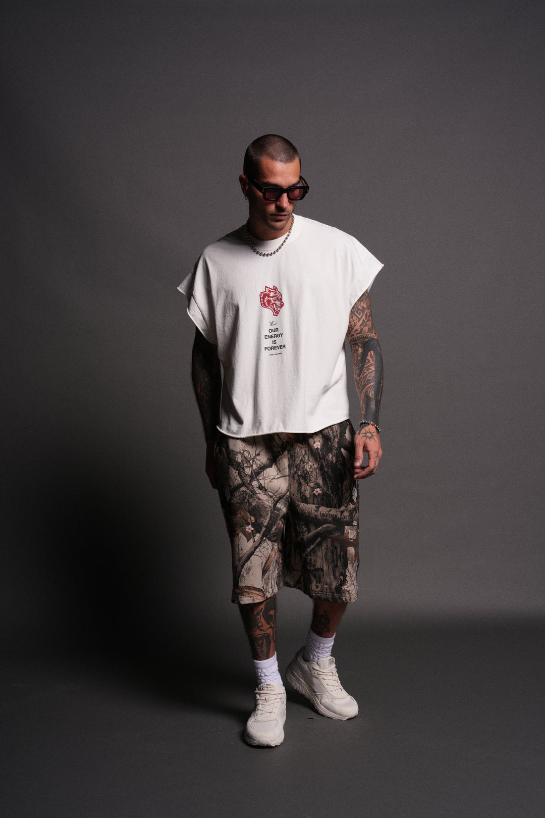 Hanma Legacy Grunge Cut-Off Tee in Cream