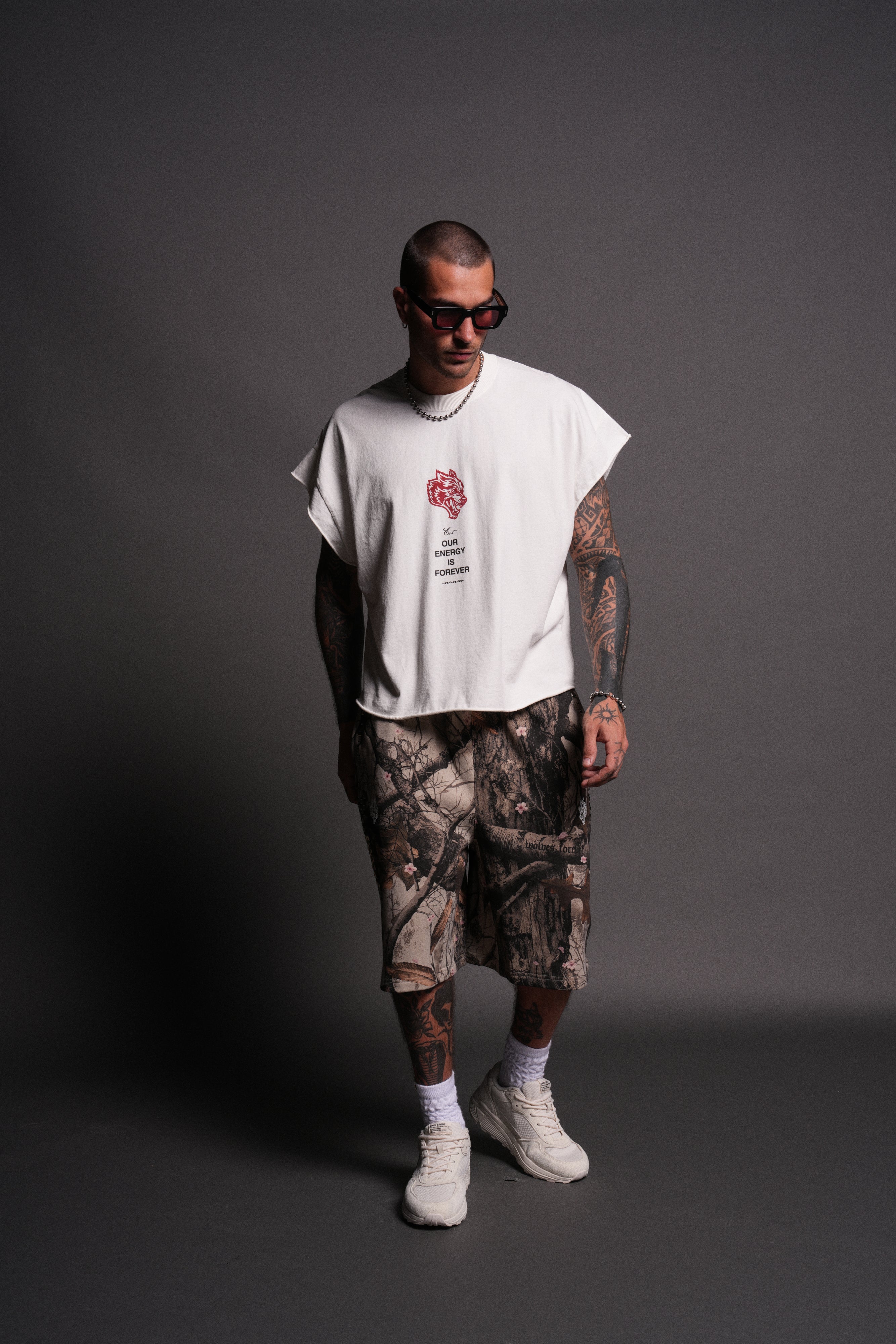 Hanma Legacy Grunge Cut-Off Tee in Cream